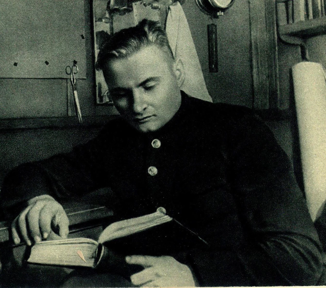 Константин Бадигин