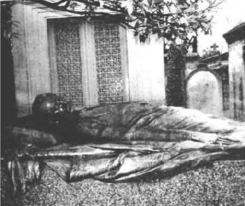 Иллюстрация к книге — Кладбищенские истории [Graveyard-stories-24.jpg]