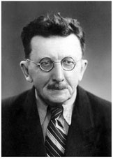 Иллюстрация к книге — Знаменитый универсант Виктор Николаевич Сорока-Росинский. Страницы жизни [Famous-universitarians-Victor-Soroka-Rosinskiy-09.jpg]