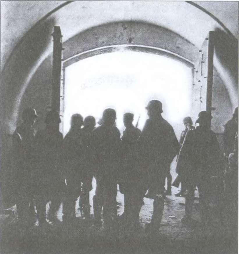 Иллюстрация к книге — Брестская крепость [img_17.jpg]