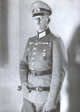 Иллюстрация к книге — Поворот под Москвой [i_017.jpg]