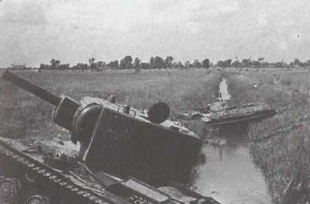 Иллюстрация к книге — Порядок в танковых войсках? Куда пропали танки Сталина [i_022.jpg]