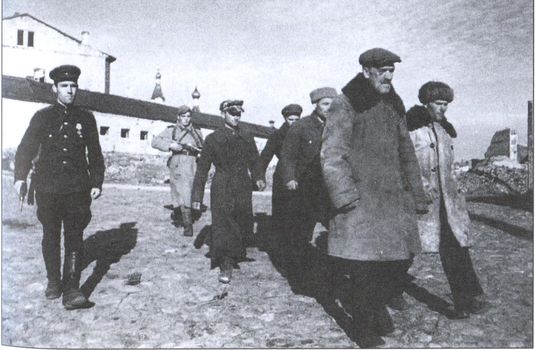 Иллюстрация к книге — Русские эсэсовцы [i_017.jpg]