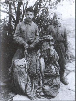 Иллюстрация к книге — Русские эсэсовцы [i_026.jpg]