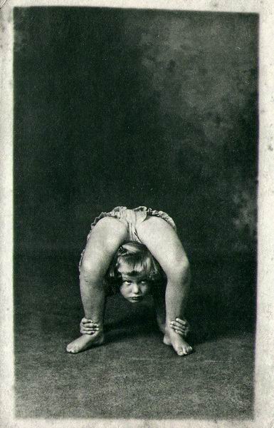 Иллюстрация к книге — Дом странных детей [i_011.jpg]