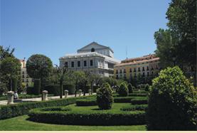 Иллюстрация к книге — Женщины и мужчины в дружбе и любви. Мадридский треугольник [i_004.jpg]