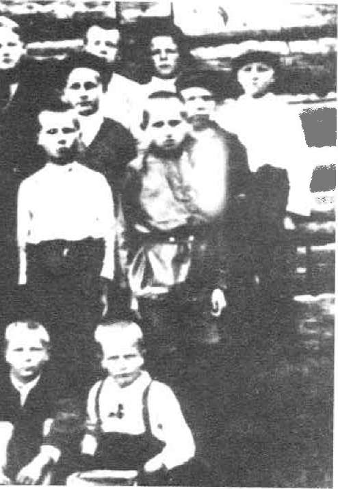 Иллюстрация к книге — Не Сволочи., или Дети-разведчики в тылу врага [i_044.jpg]