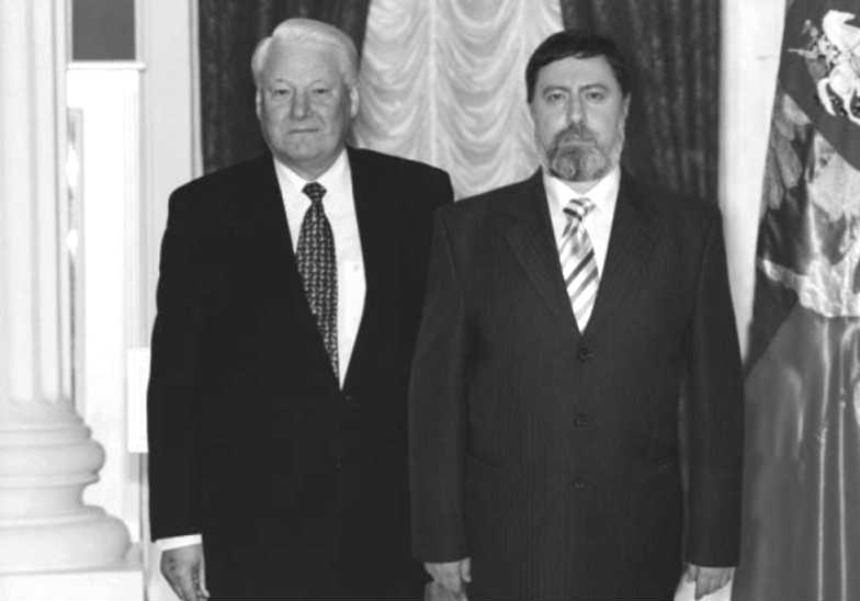 Иллюстрация к книге — Роман Арбитман. Биография второго президента России [i_005.jpg]