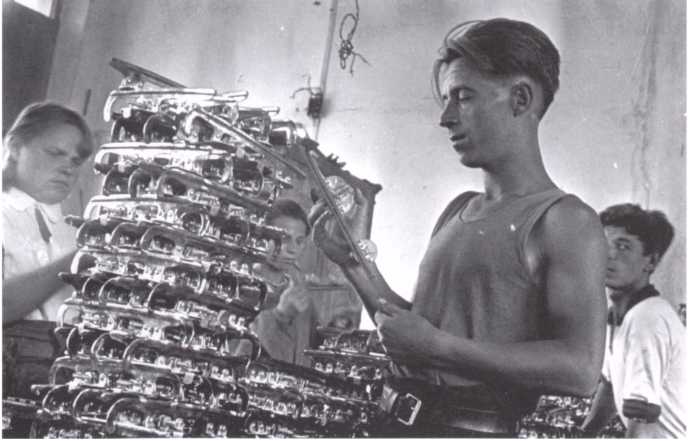 Иллюстрация к книге — Змееед [i_009.jpg]