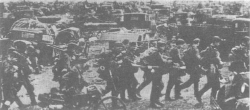 Иллюстрация к книге — Разгром [_018.jpg]