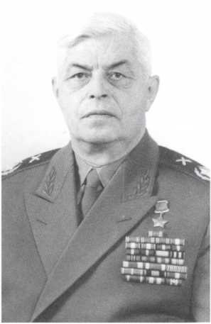 Иллюстрация к книге — Кузькина мать. Хроника великого десятилетия [i_009.jpg]