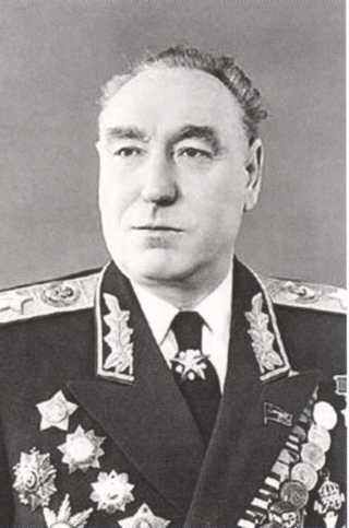 Иллюстрация к книге — Кузькина мать. Хроника великого десятилетия [i_013.jpg]