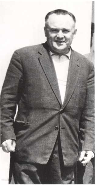 Иллюстрация к книге — Кузькина мать. Хроника великого десятилетия [i_015.jpg]