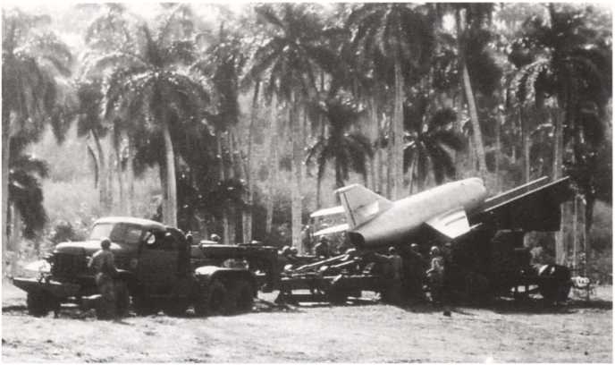 Иллюстрация к книге — Кузькина мать. Хроника великого десятилетия [i_073.jpg]