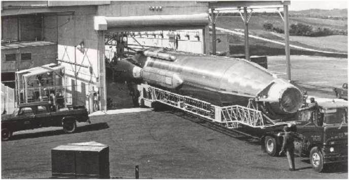 Иллюстрация к книге — Кузькина мать. Хроника великого десятилетия [i_075.jpg]