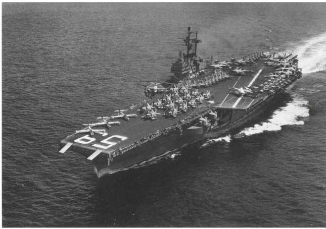 Иллюстрация к книге — Кузькина мать. Хроника великого десятилетия [i_083.jpg]