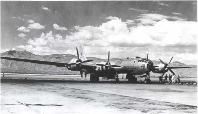 Иллюстрация к книге — Кузькина мать. Хроника великого десятилетия [i_089.jpg]