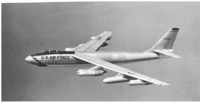 Иллюстрация к книге — Кузькина мать. Хроника великого десятилетия [i_093.jpg]