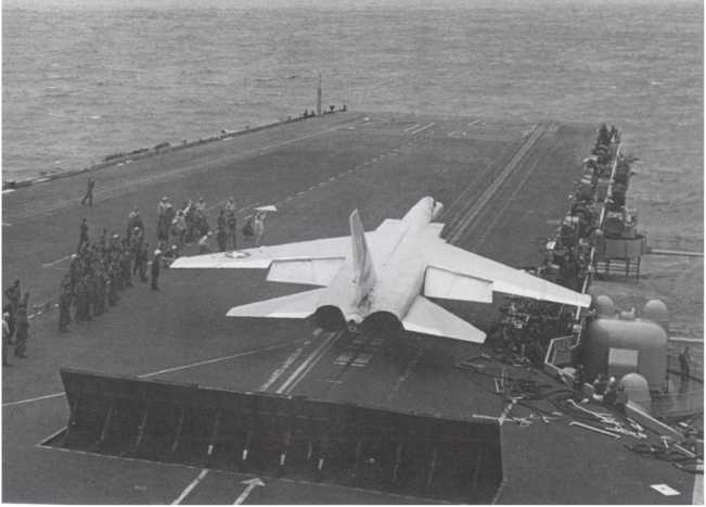 Иллюстрация к книге — Кузькина мать. Хроника великого десятилетия [i_094.jpg]