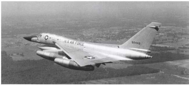 Иллюстрация к книге — Кузькина мать. Хроника великого десятилетия [i_095.jpg]