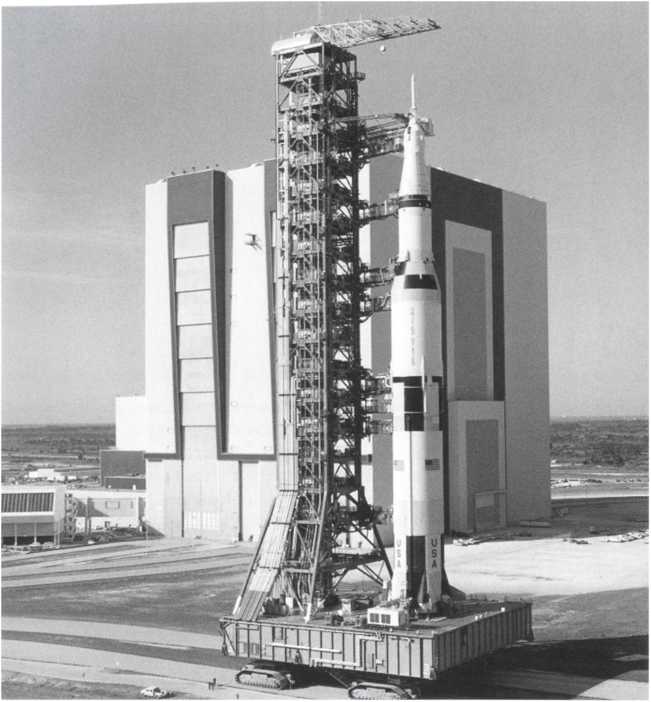 Иллюстрация к книге — Кузькина мать. Хроника великого десятилетия [i_102.jpg]