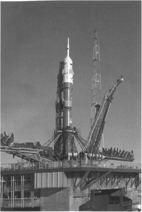 Иллюстрация к книге — Кузькина мать. Хроника великого десятилетия [i_108.jpg]