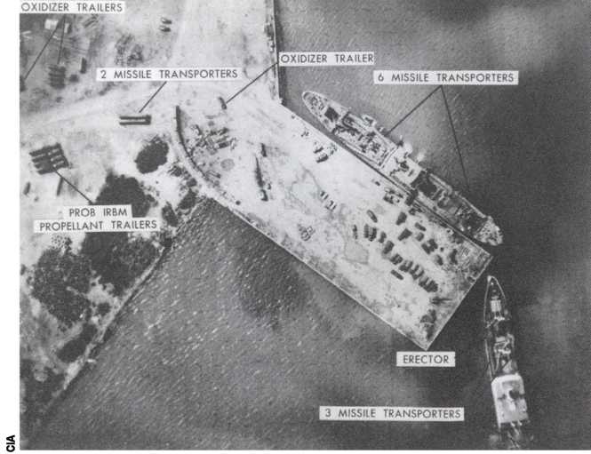 Иллюстрация к книге — Кузькина мать. Хроника великого десятилетия [i_130.jpg]