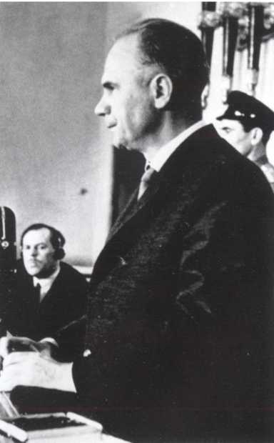 Иллюстрация к книге — Кузькина мать. Хроника великого десятилетия [i_134.jpg]