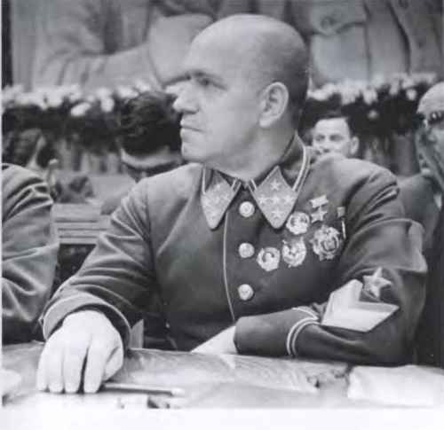 Иллюстрация к книге — Против всех [i_009.jpg]