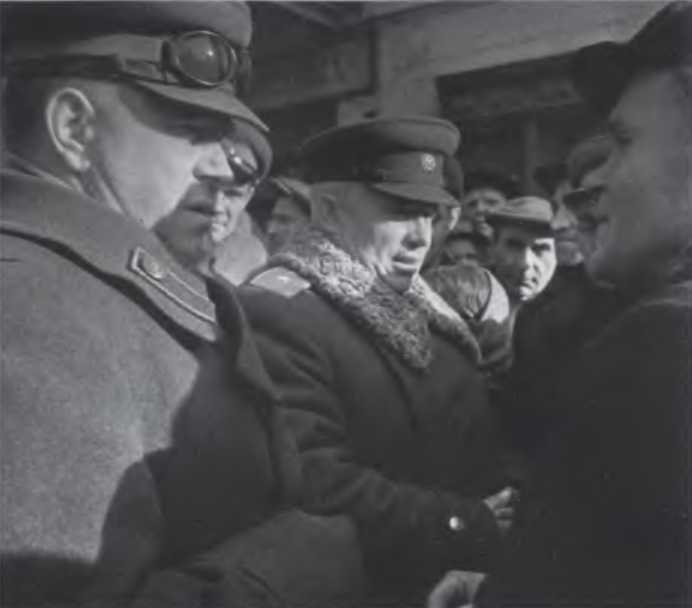 Иллюстрация к книге — Против всех [i_010.jpg]