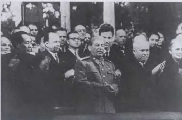 Иллюстрация к книге — Против всех [i_016.jpg]