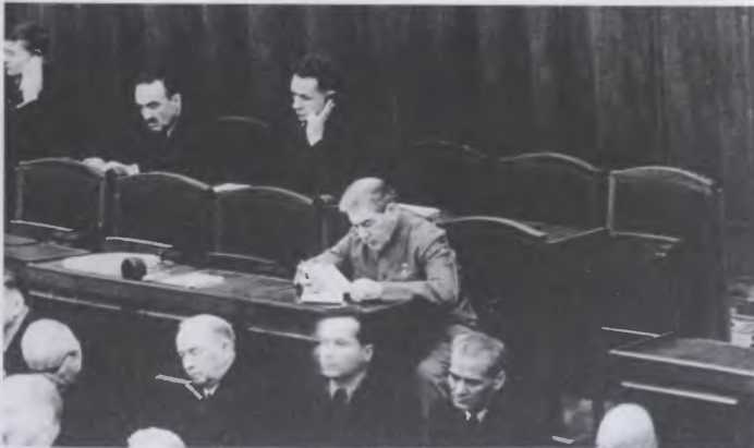 Иллюстрация к книге — Против всех [i_020.jpg]