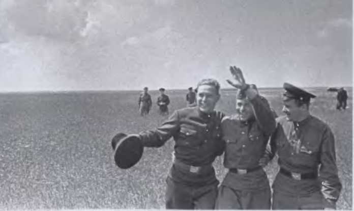 Иллюстрация к книге — Против всех [i_044.jpg]