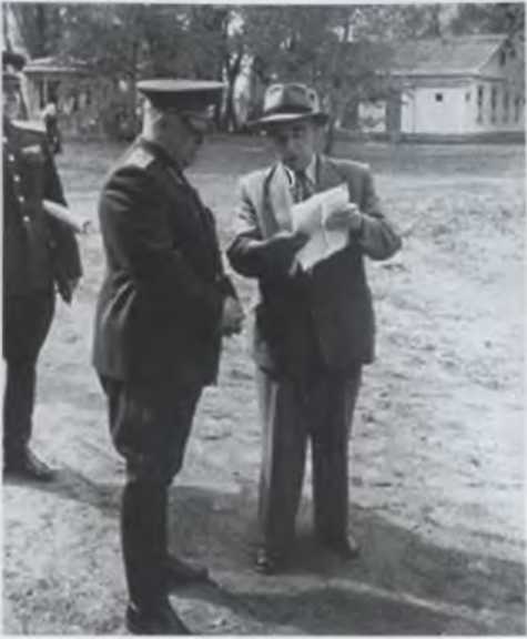 Иллюстрация к книге — Против всех [i_052.jpg]