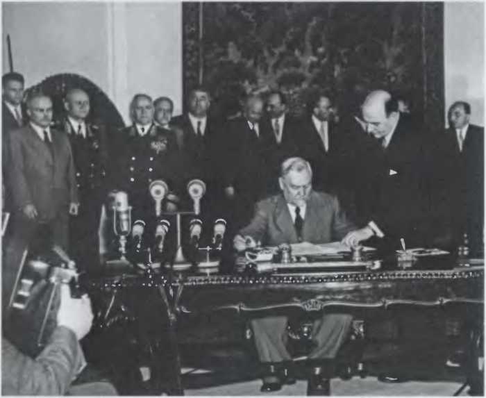 Иллюстрация к книге — Против всех [i_054.jpg]