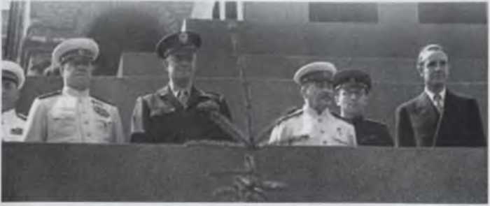 Иллюстрация к книге — Против всех [i_059.jpg]