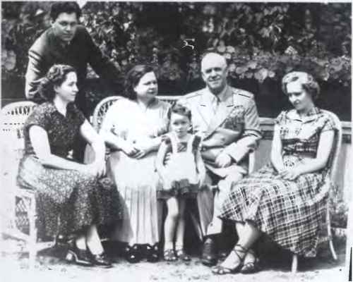 Иллюстрация к книге — Против всех [i_060.jpg]