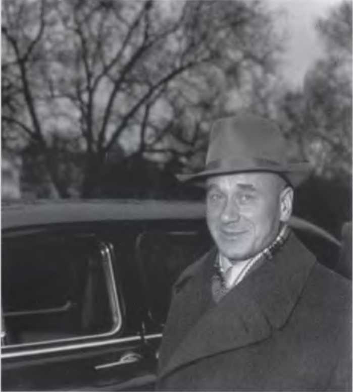 Иллюстрация к книге — Против всех [i_070.jpg]