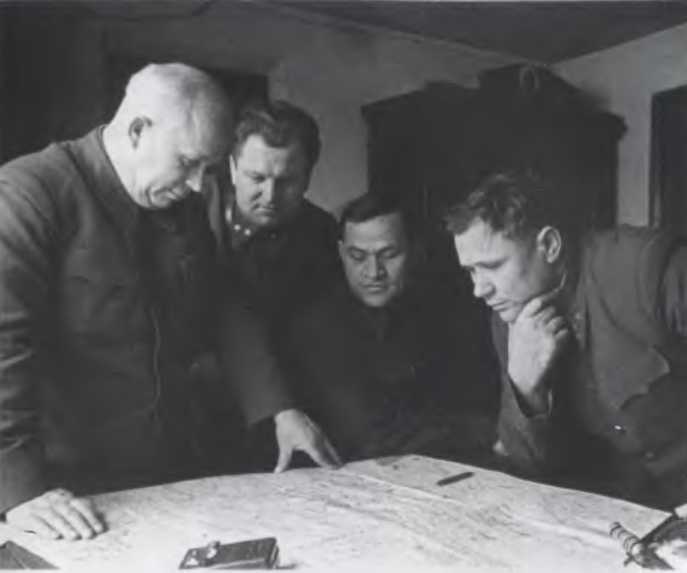 Иллюстрация к книге — Против всех [i_086.jpg]