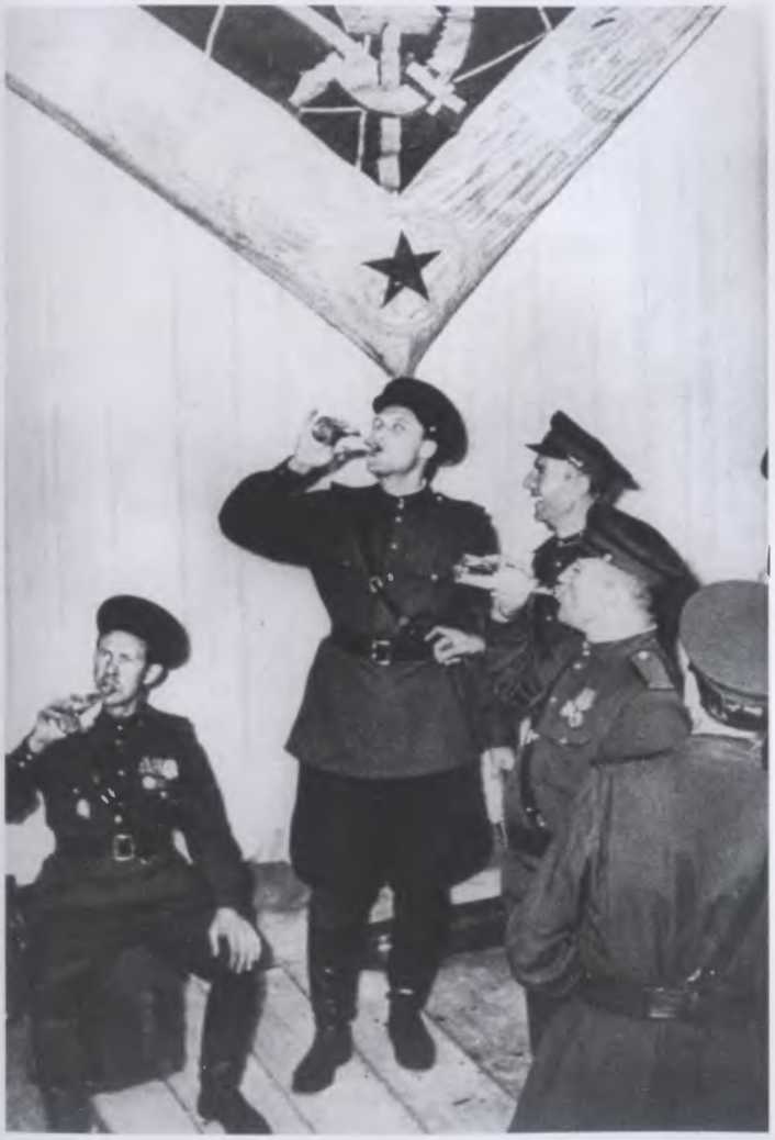 Иллюстрация к книге — Против всех [i_090.jpg]