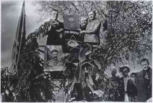 Иллюстрация к книге — Против всех [i_103.jpg]