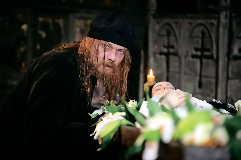 Иллюстрация к книге — Вий [i_003.jpg]