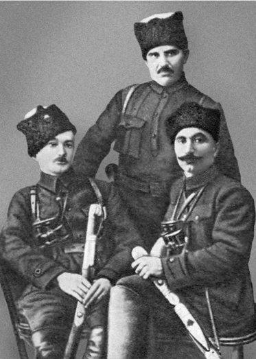 Иллюстрация к книге — Буденный [i_007.jpg]