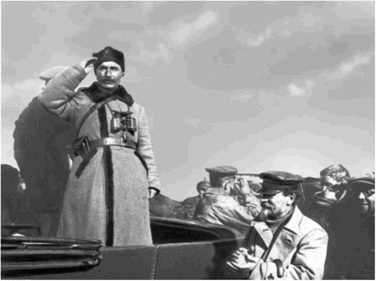 Иллюстрация к книге — Буденный [i_020.jpg]