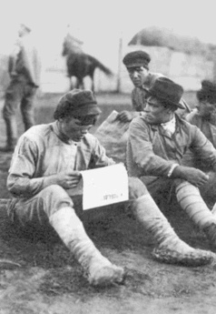 Иллюстрация к книге — Буденный [i_021.jpg]