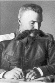 Иллюстрация к книге — Буденный [i_023.jpg]