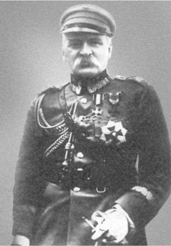 Иллюстрация к книге — Буденный [i_026.jpg]