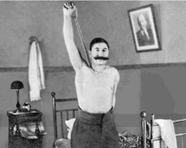 Иллюстрация к книге — Буденный [i_038.jpg]