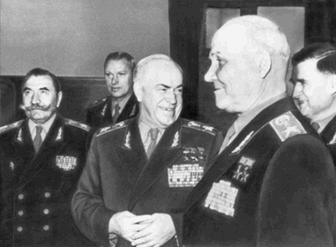 Иллюстрация к книге — Буденный [i_049.jpg]