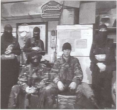 Иллюстрация к книге — Террор на пороге [i_035.jpg]